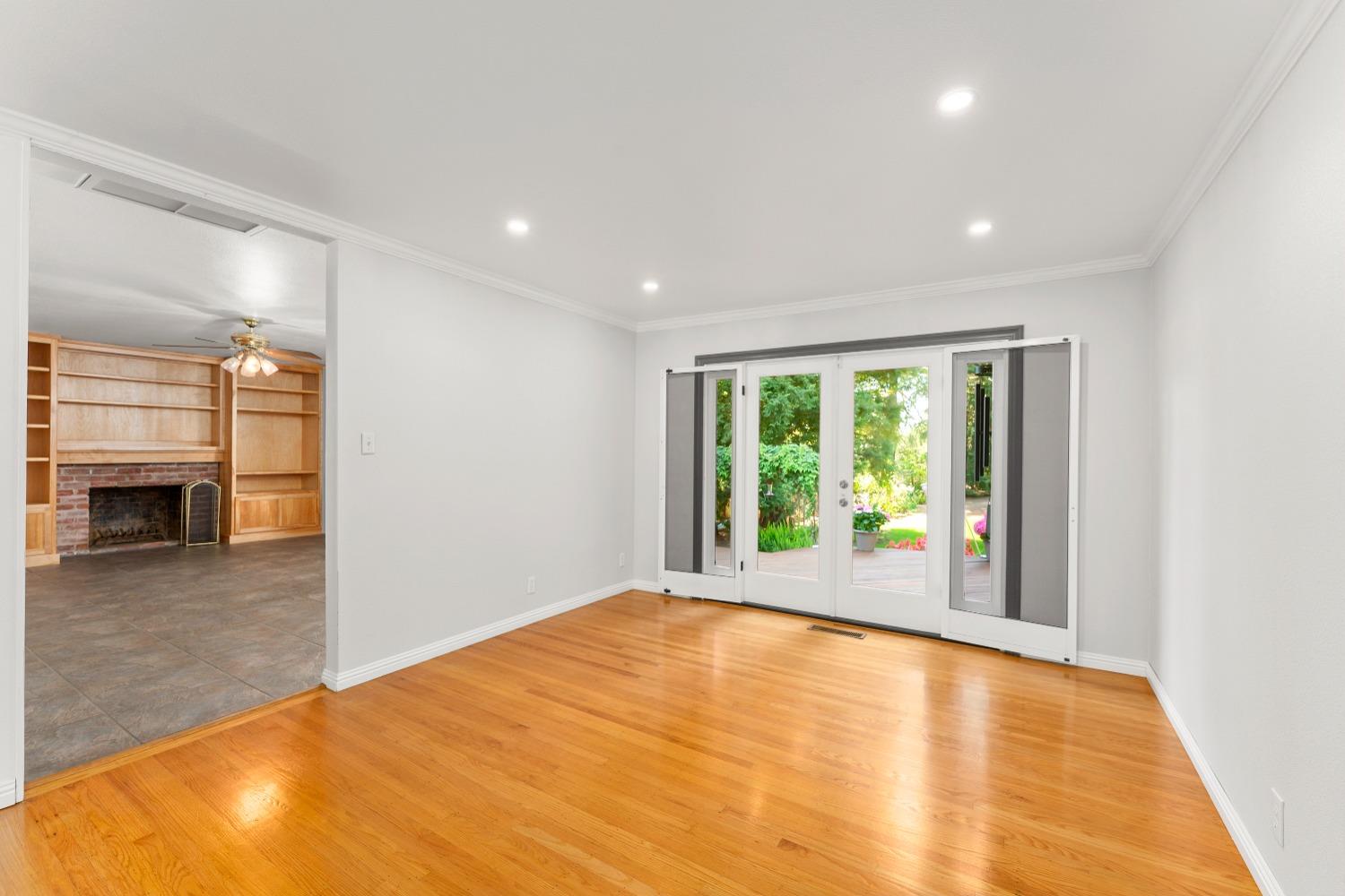 Detail Gallery Image 10 of 66 For 9512 Central Ave, Orangevale,  CA 95662 - 3 Beds | 2 Baths