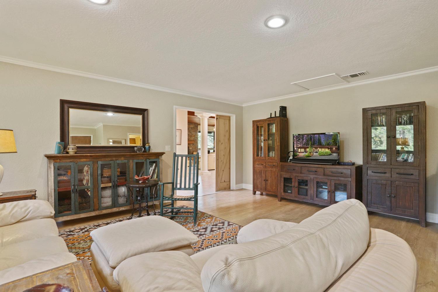 Detail Gallery Image 44 of 92 For 10415 Mcmahon Rd #10415,  Coulterville,  CA 95311 - 3 Beds | 4/1 Baths