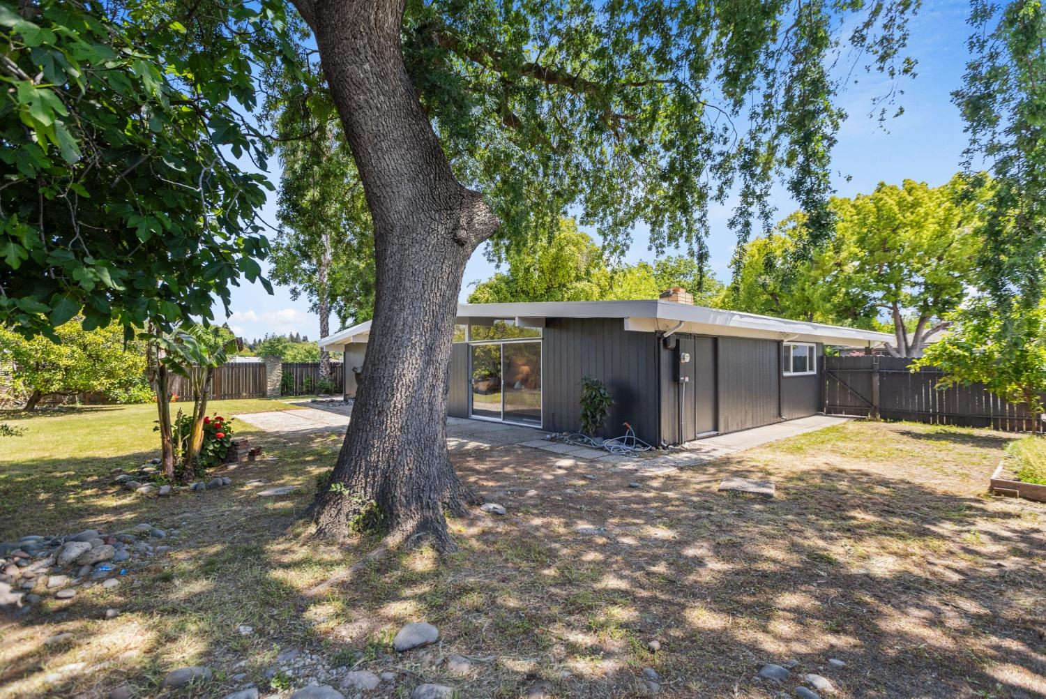 Springbrook Circle, Sacramento, California image 48