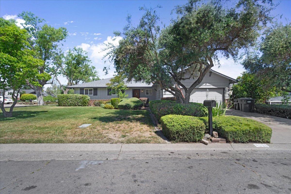 Stanton Circle, Carmichael, California image 2