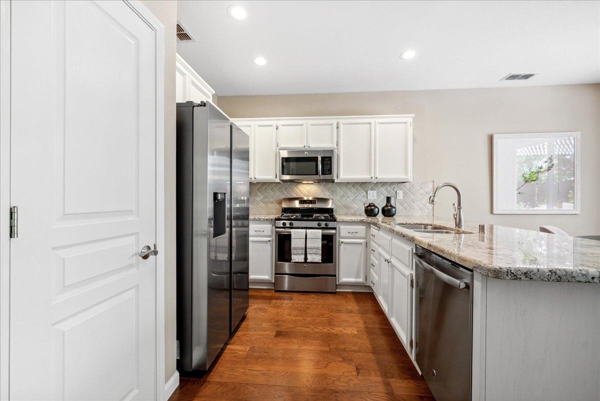 Deerwood Court, Rocklin, California image 11