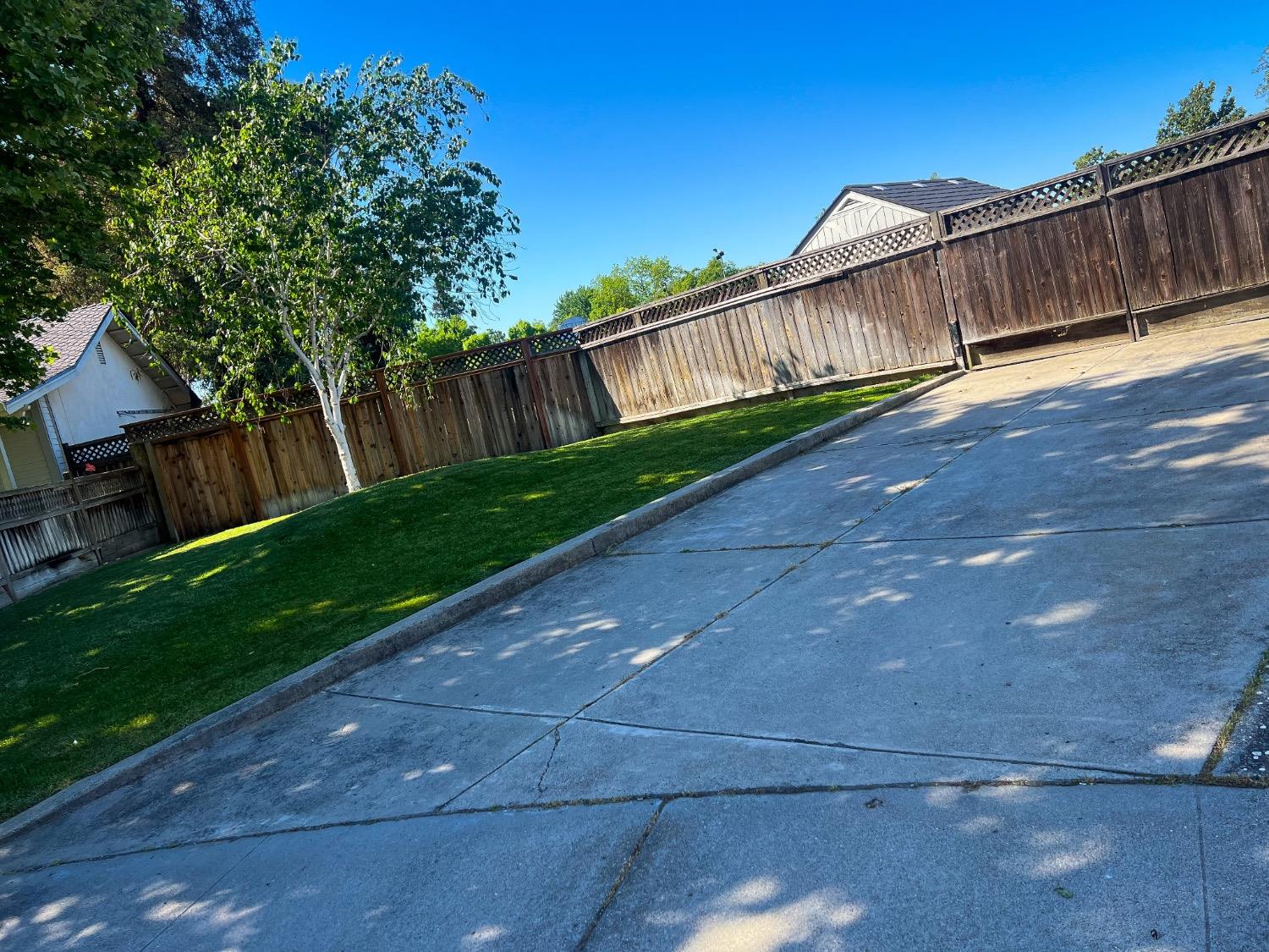 Woodglen Court, Stockton, California image 3
