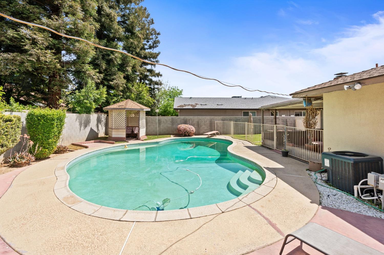 E Magill Avenue, Fresno, California image 37
