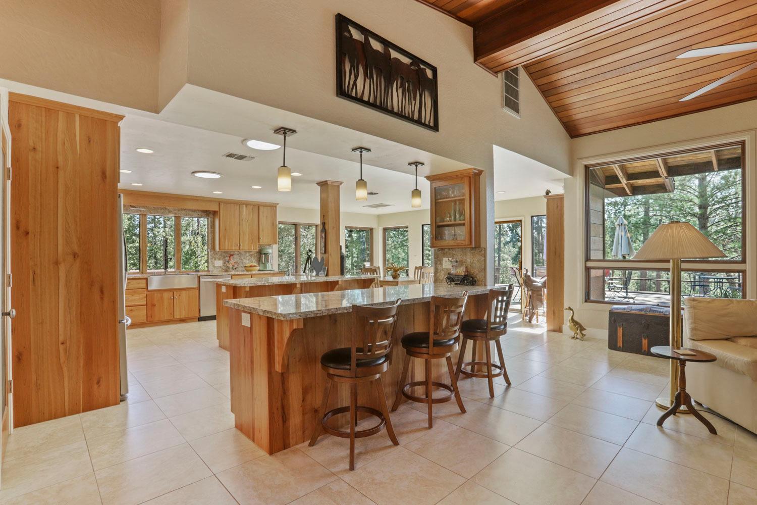 Detail Gallery Image 6 of 92 For 10415 Mcmahon Rd #10415,  Coulterville,  CA 95311 - 3 Beds | 4/1 Baths