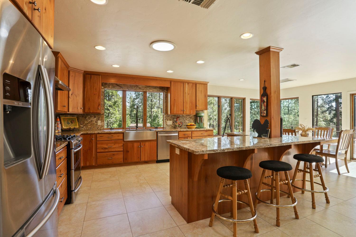 Detail Gallery Image 38 of 92 For 10415 Mcmahon Rd #10415,  Coulterville,  CA 95311 - 3 Beds | 4/1 Baths