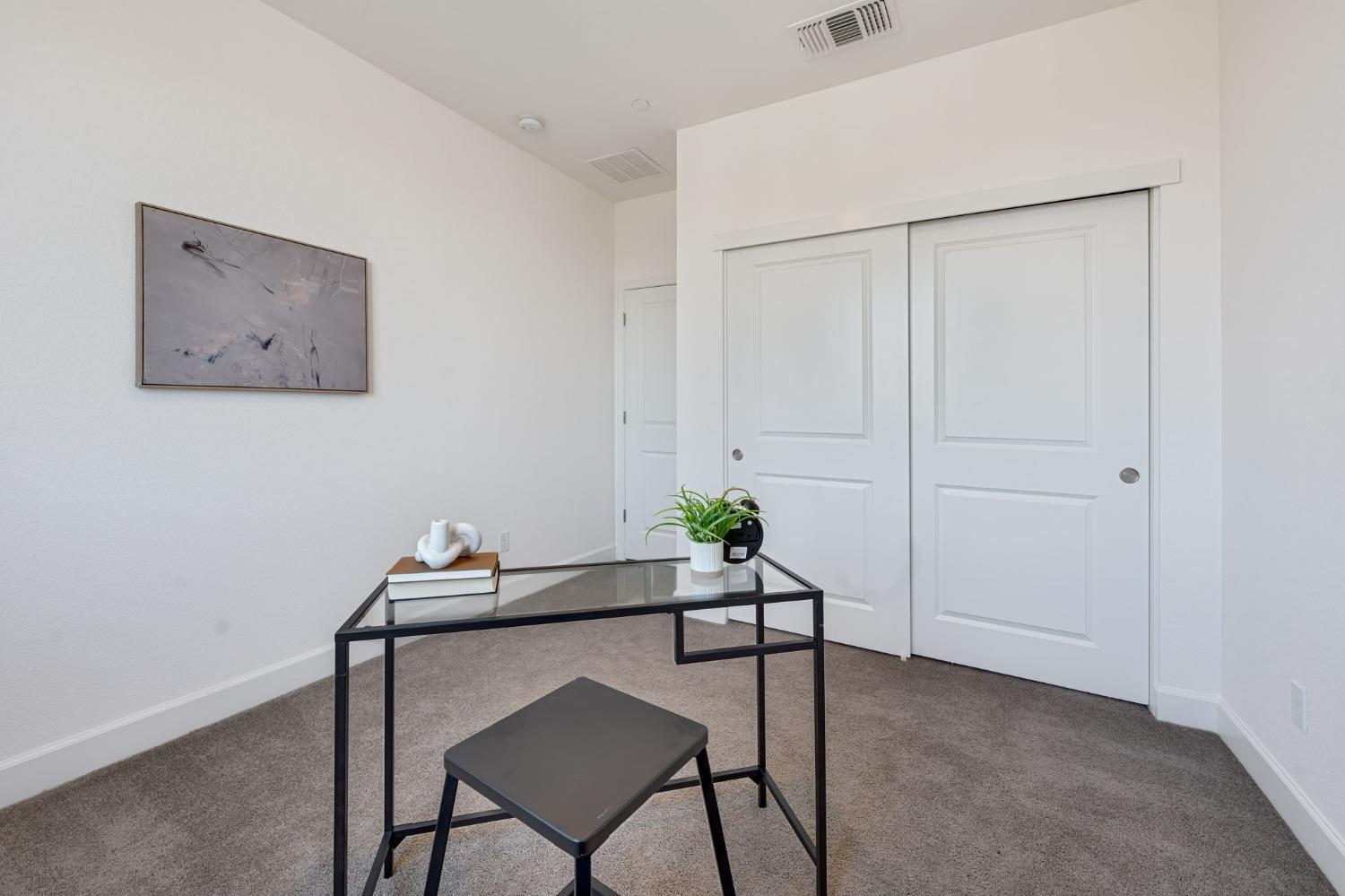 Detail Gallery Image 32 of 38 For 1719 Duchamp Way, Lodi,  CA 95242 - 5 Beds | 3/1 Baths