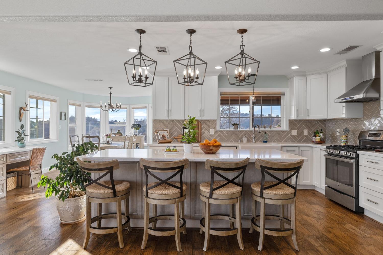 Detail Gallery Image 3 of 99 For 6441 Sky Hawk Rd, Pilot Hill,  CA 95664 - 7 Beds | 5/1 Baths