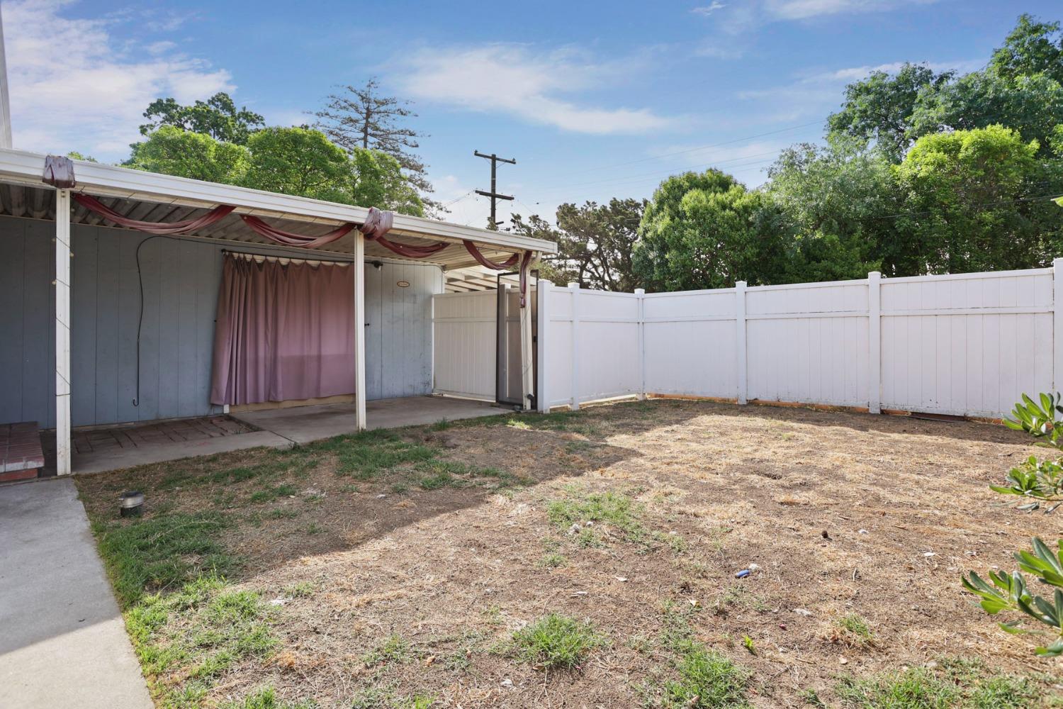 Dunmar Lane, Stockton, California image 20