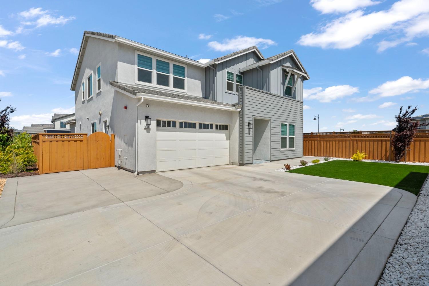 Tipton Court, Lathrop, California image 2