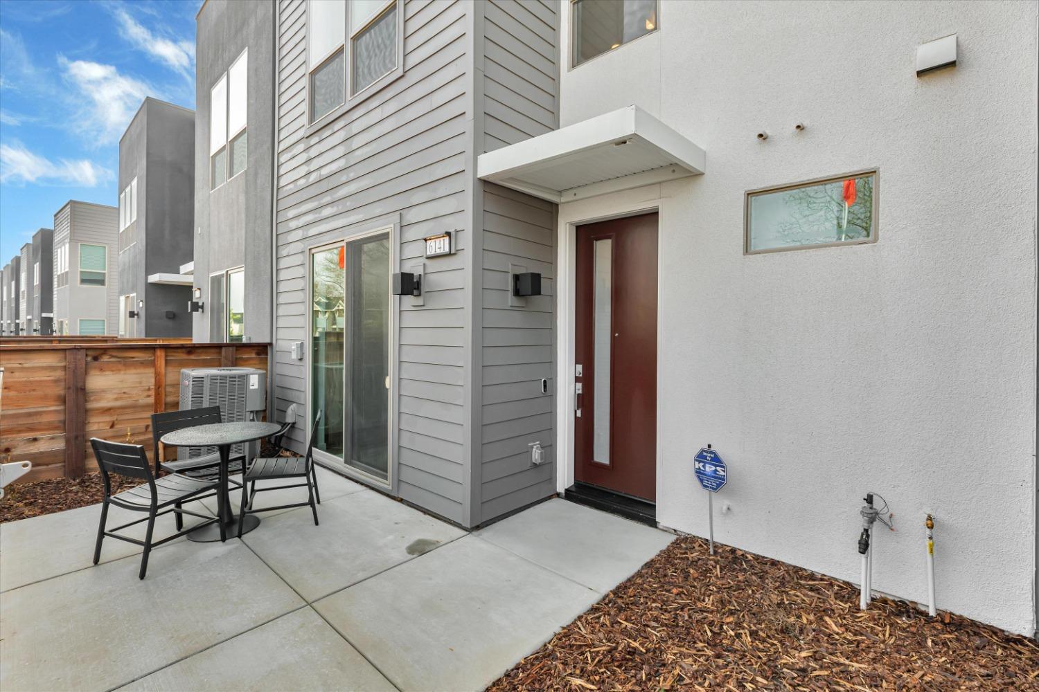 Bridgecross Drive, Sacramento, California image 34