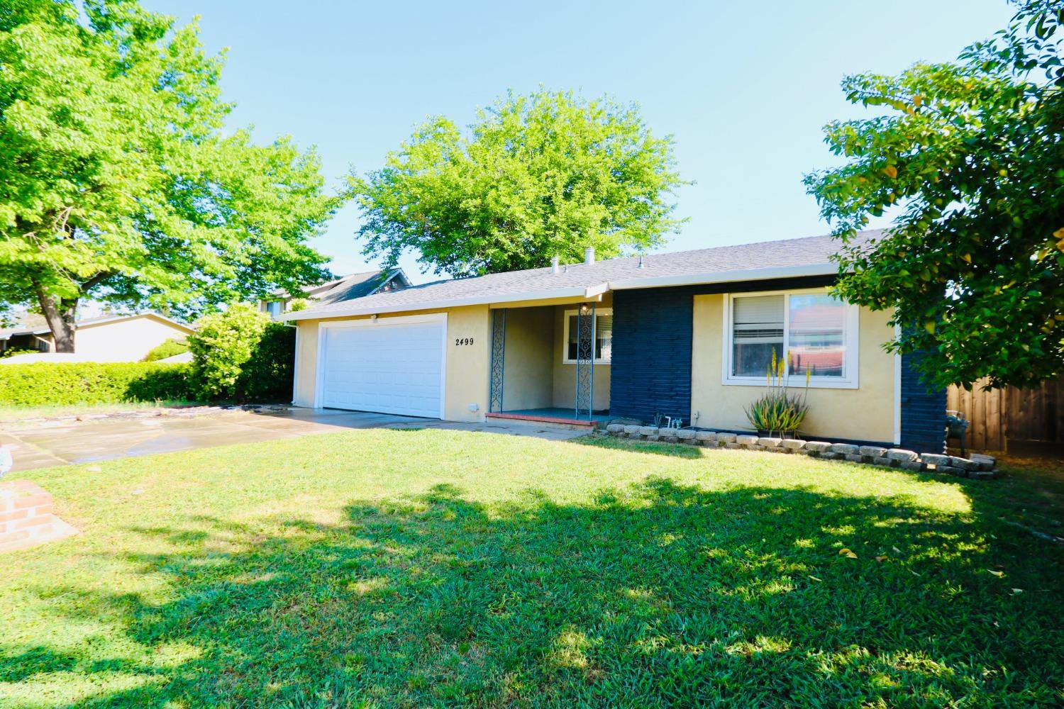 Knightwood, Rancho Cordova, California image 2