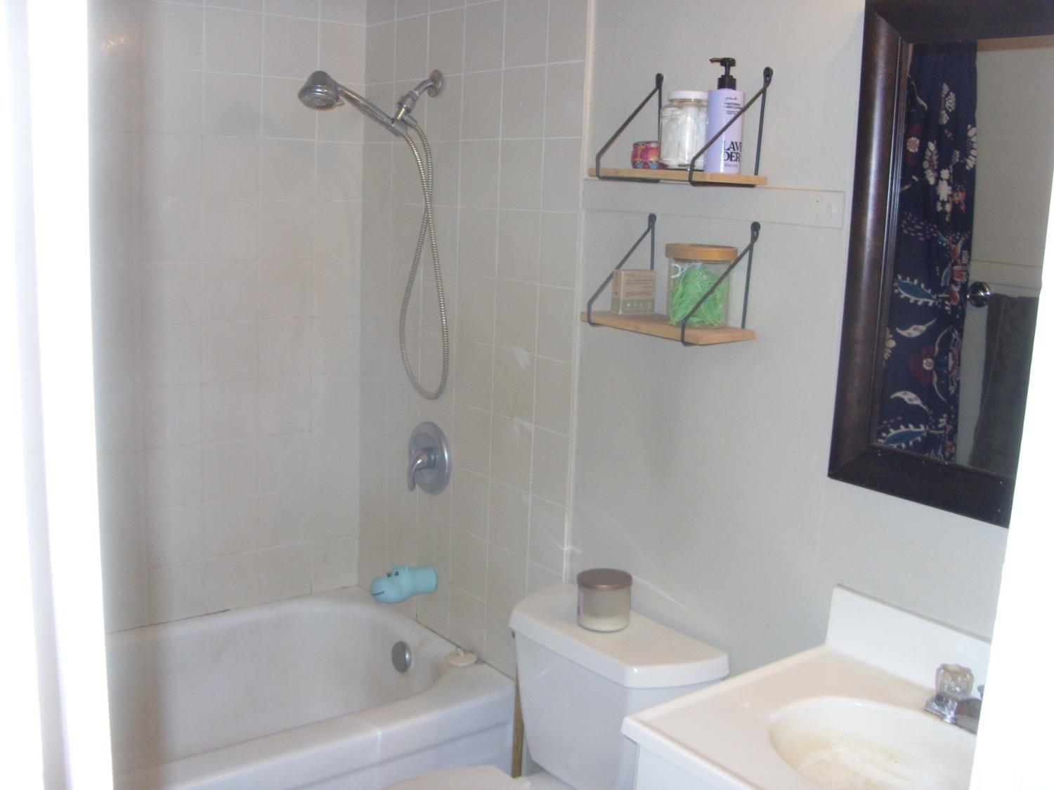 Detail Gallery Image 12 of 19 For 5341 Ygnacio Dr, Sacramento,  CA 95842 - 3 Beds | 1/1 Baths
