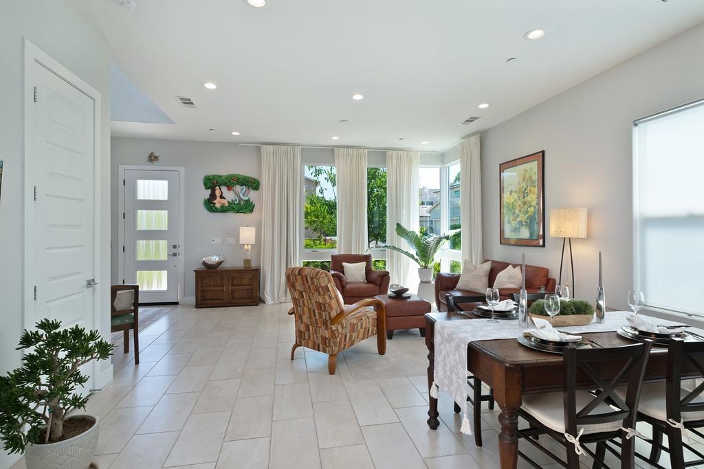 Detail Gallery Image 14 of 74 For 3438 Forney Way, Sacramento,  CA 95816 - 3 Beds | 2/1 Baths
