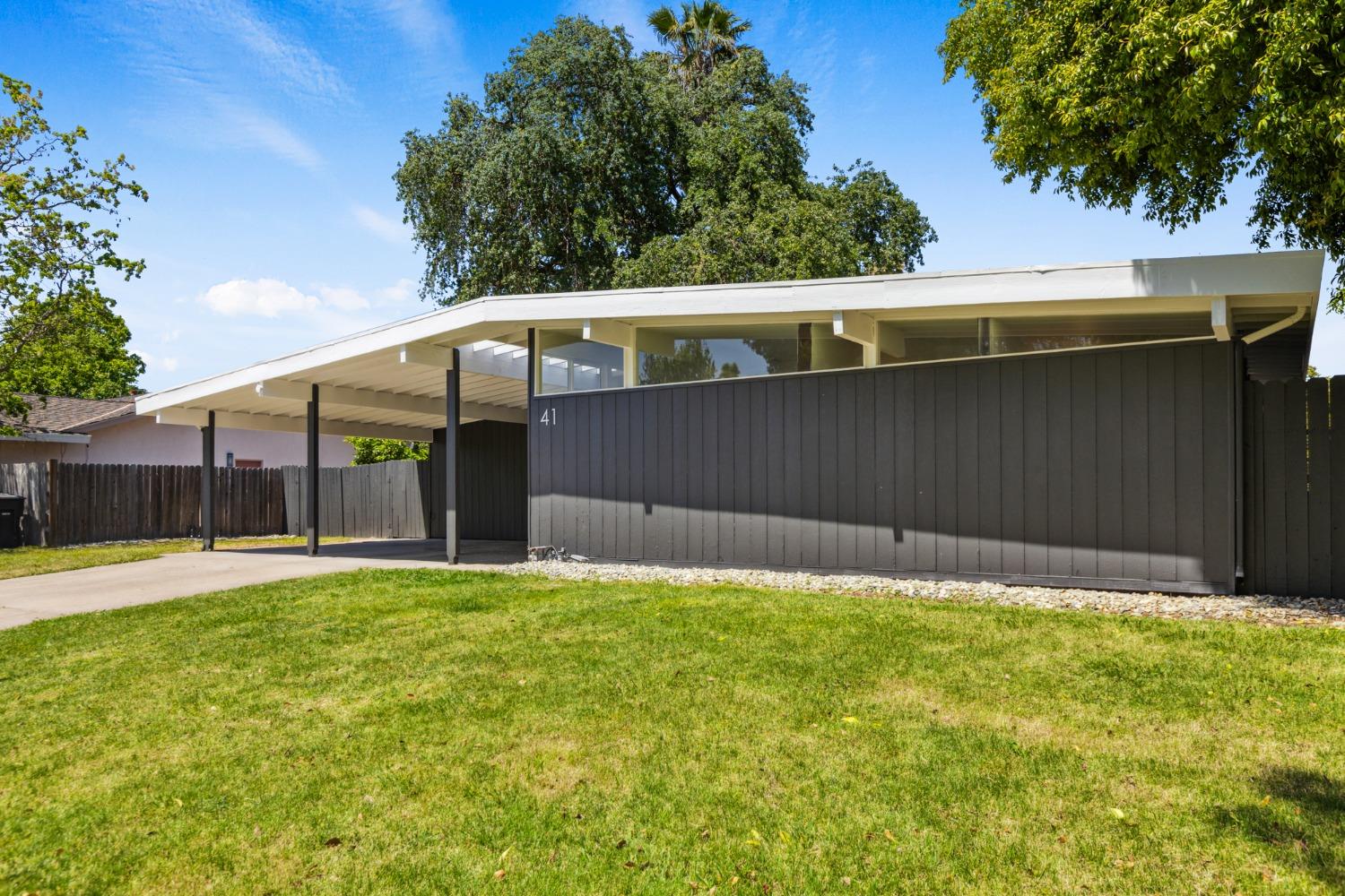 Springbrook Circle, Sacramento, California image 3