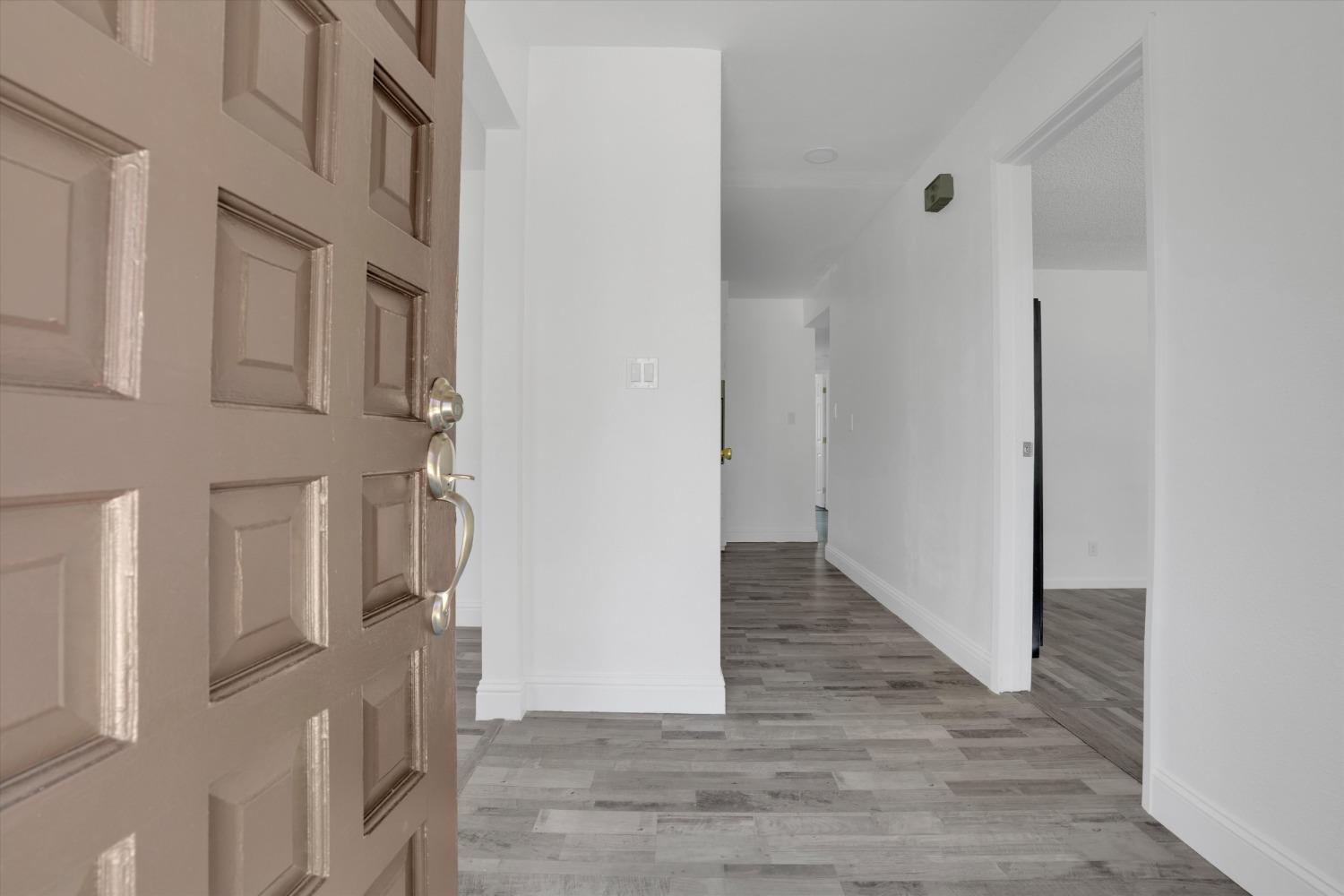 Detail Gallery Image 7 of 28 For 302 Sepulveda Dr, Stockton,  CA 95210 - 3 Beds | 3 Baths