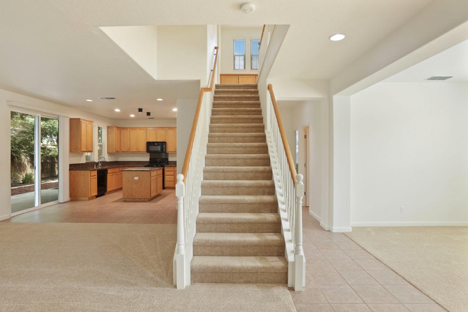 Detail Gallery Image 11 of 53 For 9363 Vintner Cir, Patterson,  CA 95363 - 4 Beds | 3 Baths