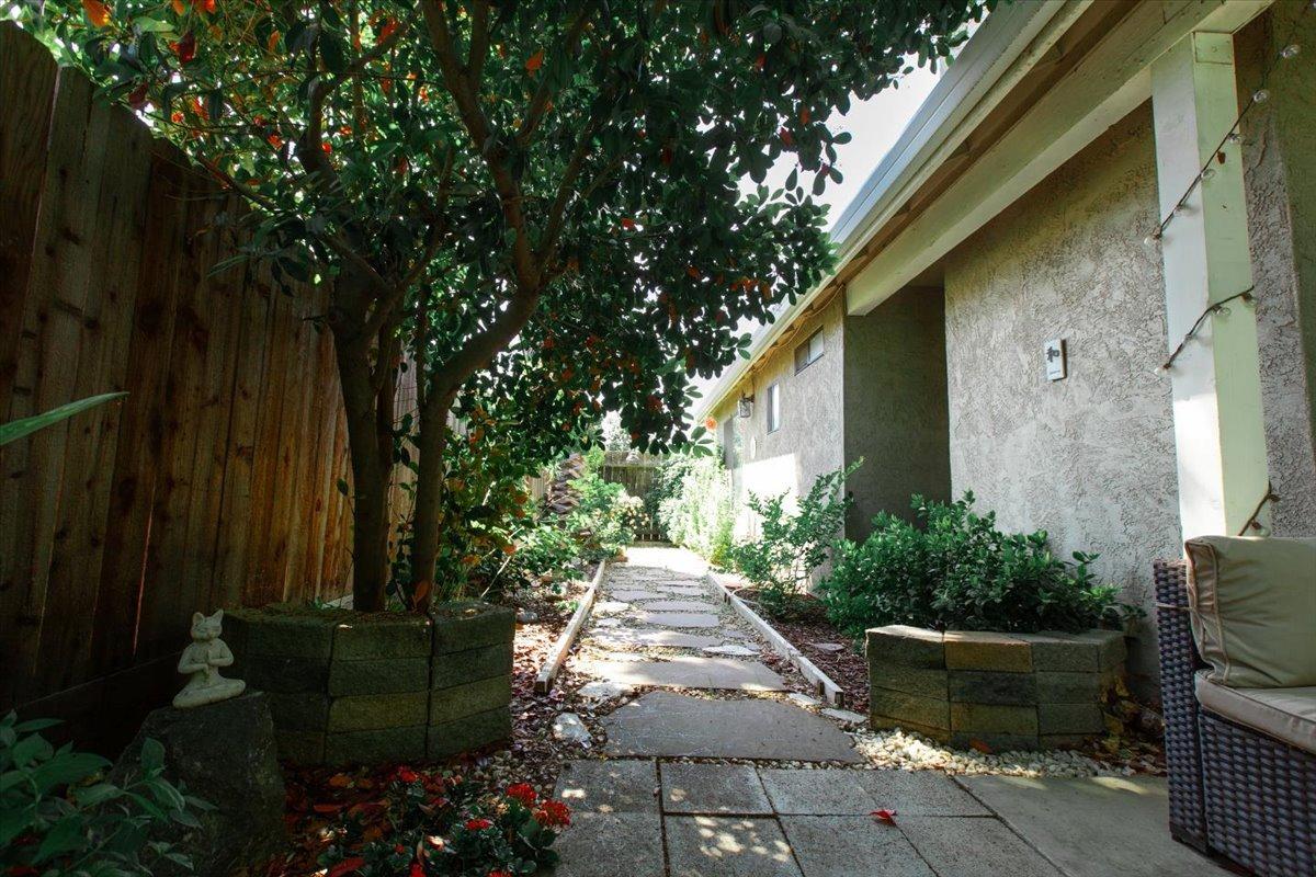 Mallard Court, Manteca, California image 34