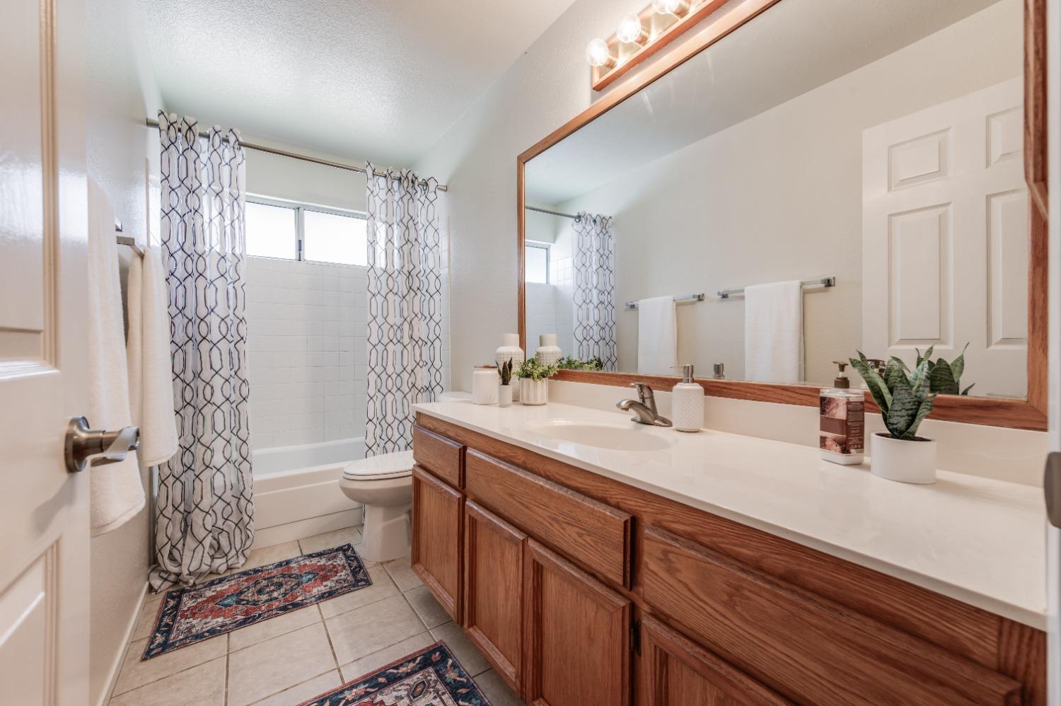 Detail Gallery Image 15 of 17 For 6935 W Oak Ct, Citrus Heights,  CA 95610 - 3 Beds | 2 Baths