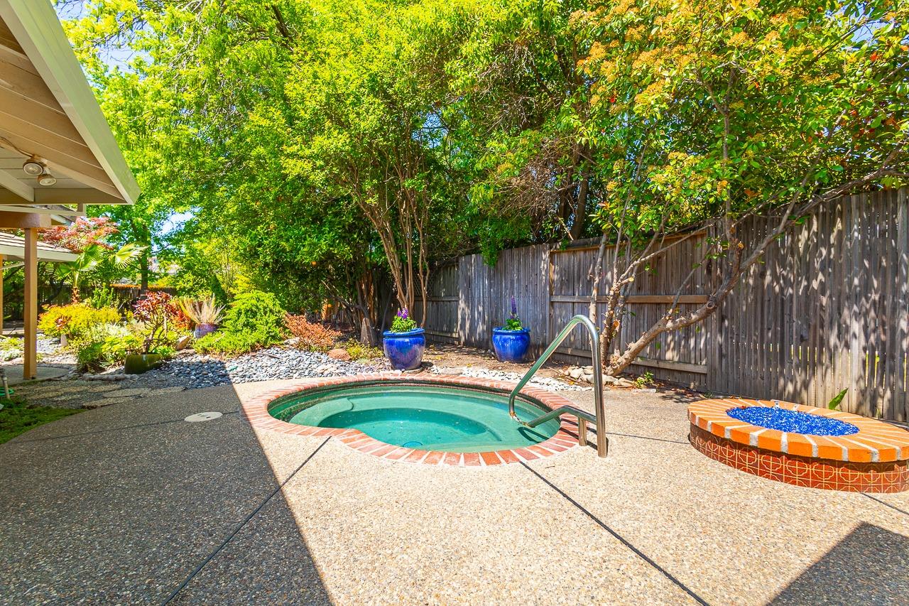 Detail Gallery Image 27 of 27 For 1205 Lantern Ct, Sacramento,  CA 95864 - 4 Beds | 3 Baths