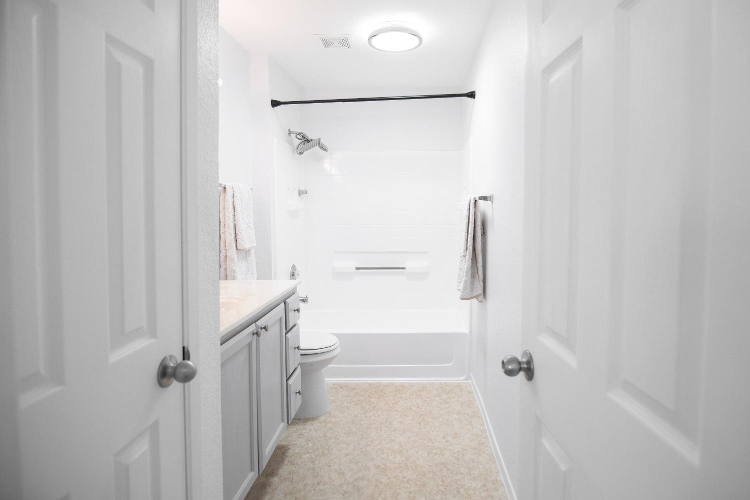 Photo #28: 225053685 Listing: Photo #28