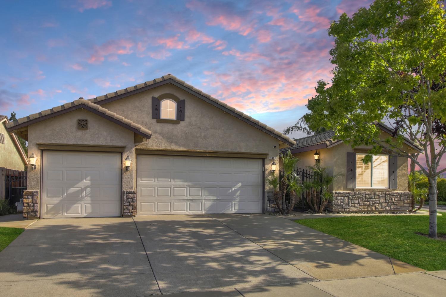 Detail Gallery Image 1 of 62 For 9329 Mainline Dr, Elk Grove,  CA 95624 - 4 Beds | 2 Baths