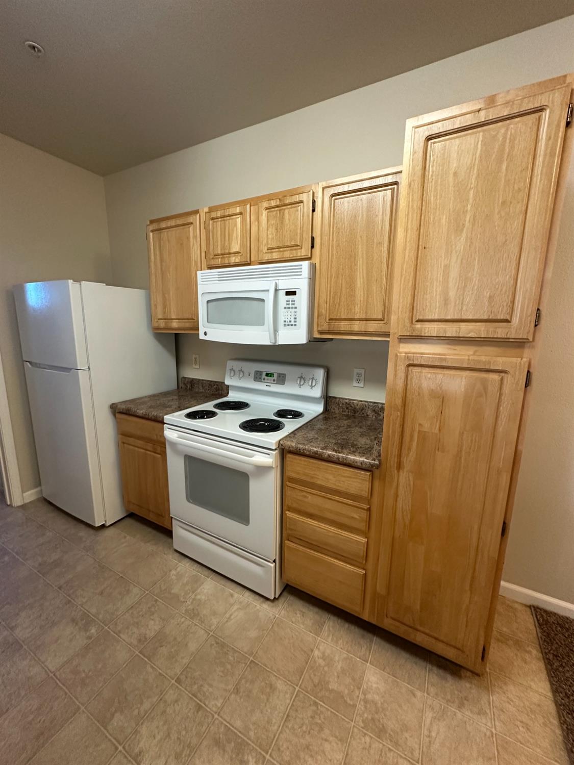 Photo #6: 225055530 Listing: Photo #6
