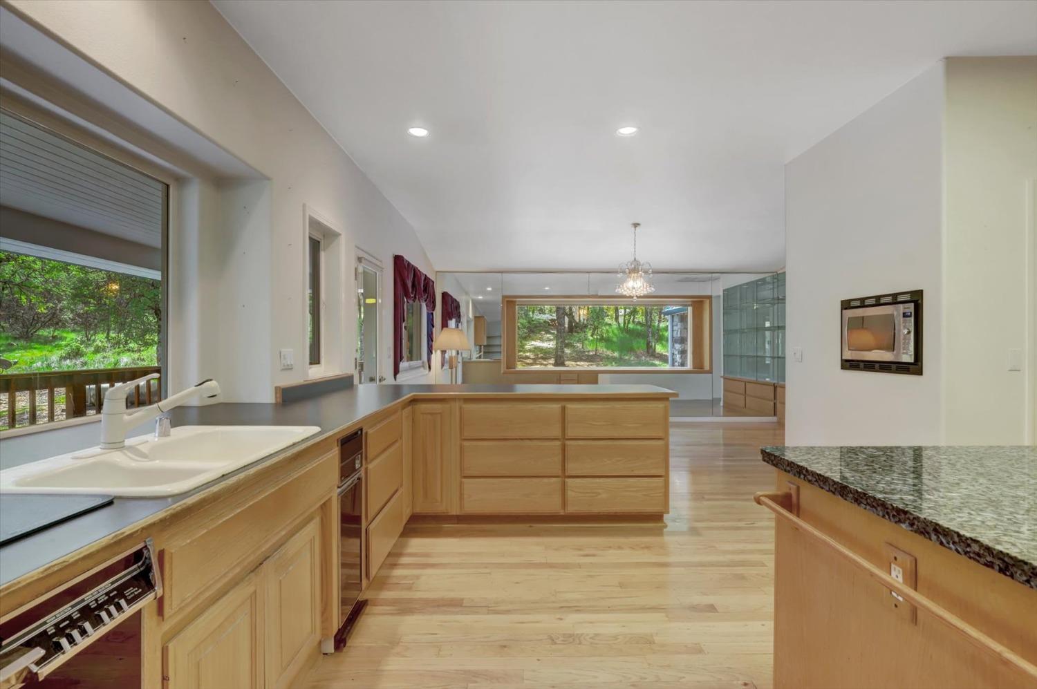 Detail Gallery Image 19 of 99 For 14508 Arrow Rd, Penn Valley,  CA 95946 - 3 Beds | 3/1 Baths