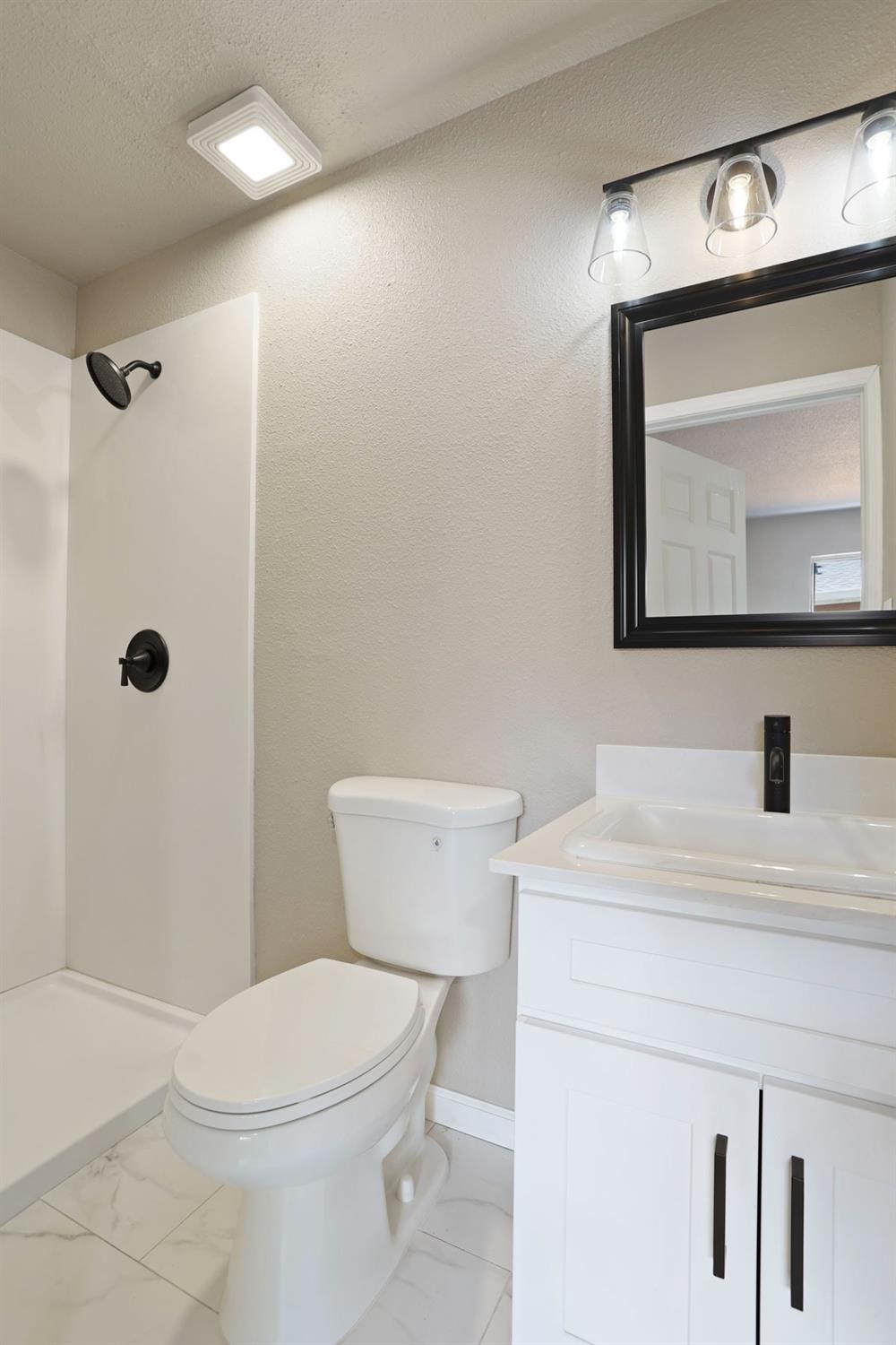 Detail Gallery Image 16 of 27 For 2717 Indiana St, Stockton,  CA 95206 - 4 Beds | 2 Baths