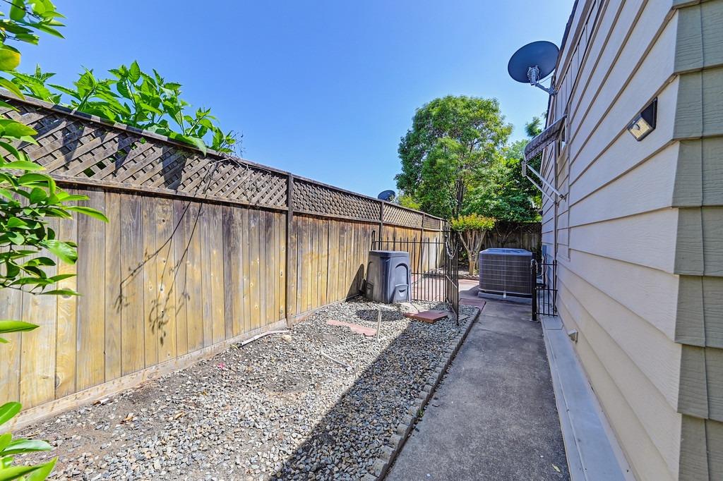 Detail Gallery Image 37 of 44 For 6187 Oak Lakes, Citrus Heights,  CA 95621 - 2 Beds | 2 Baths