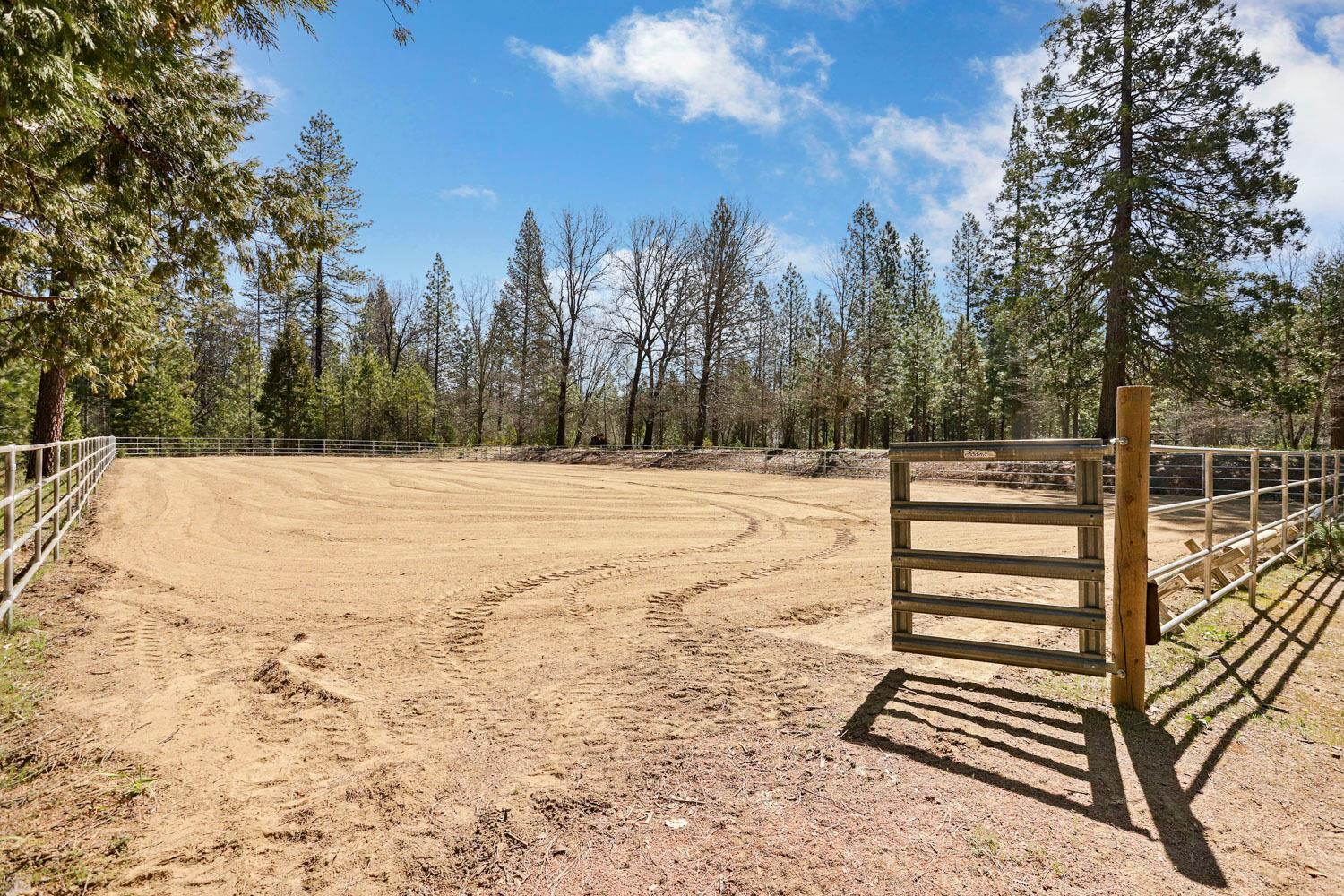 Detail Gallery Image 85 of 92 For 10415 Mcmahon Rd #10415,  Coulterville,  CA 95311 - 3 Beds | 4/1 Baths