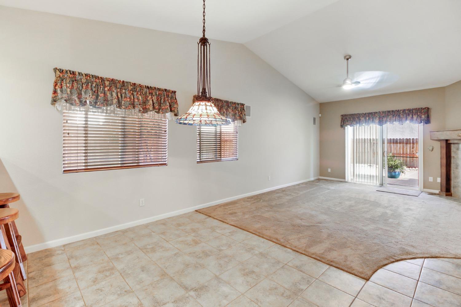 Detail Gallery Image 25 of 62 For 9329 Mainline Dr, Elk Grove,  CA 95624 - 4 Beds | 2 Baths