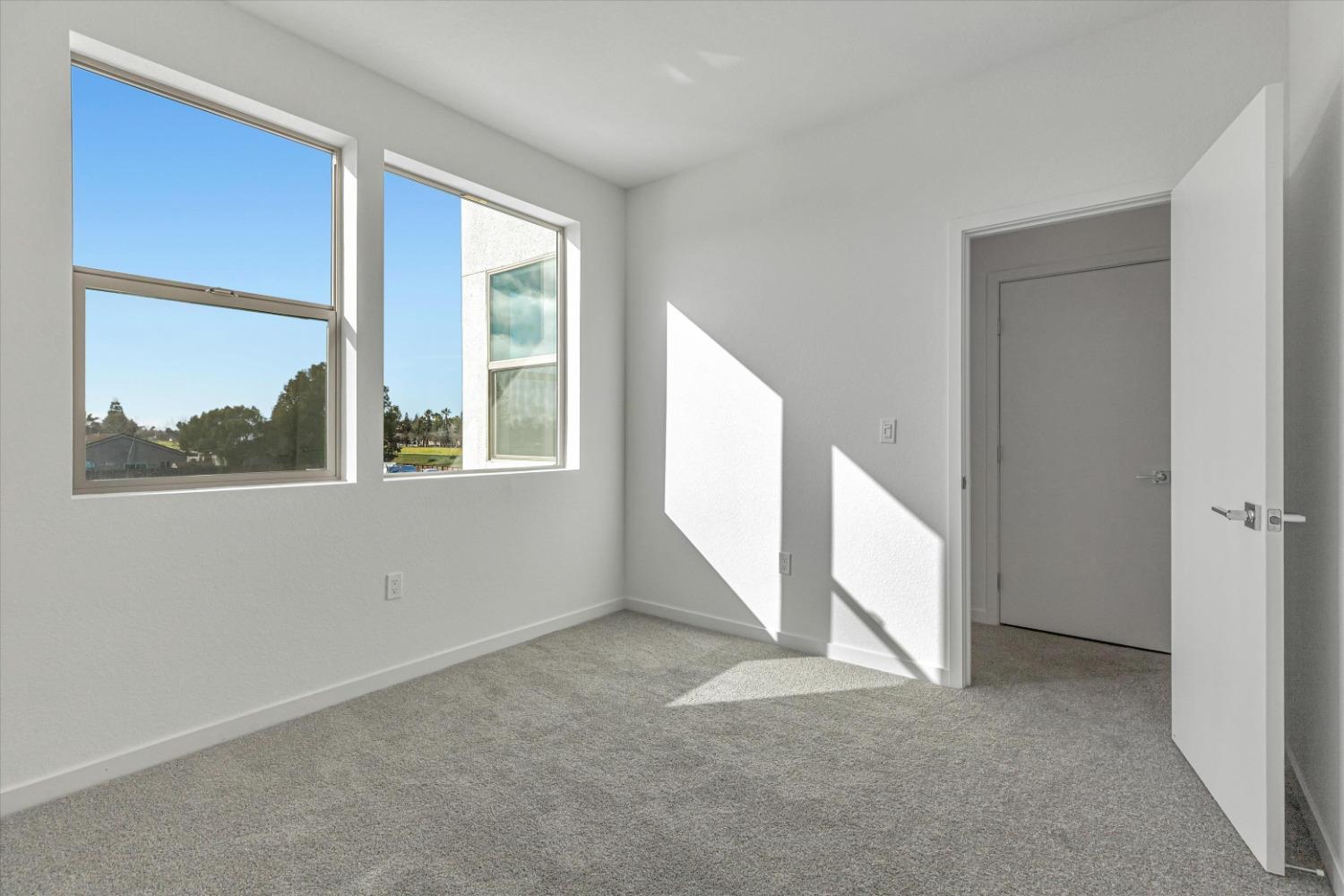 Bridgecross Drive, Sacramento, California image 14