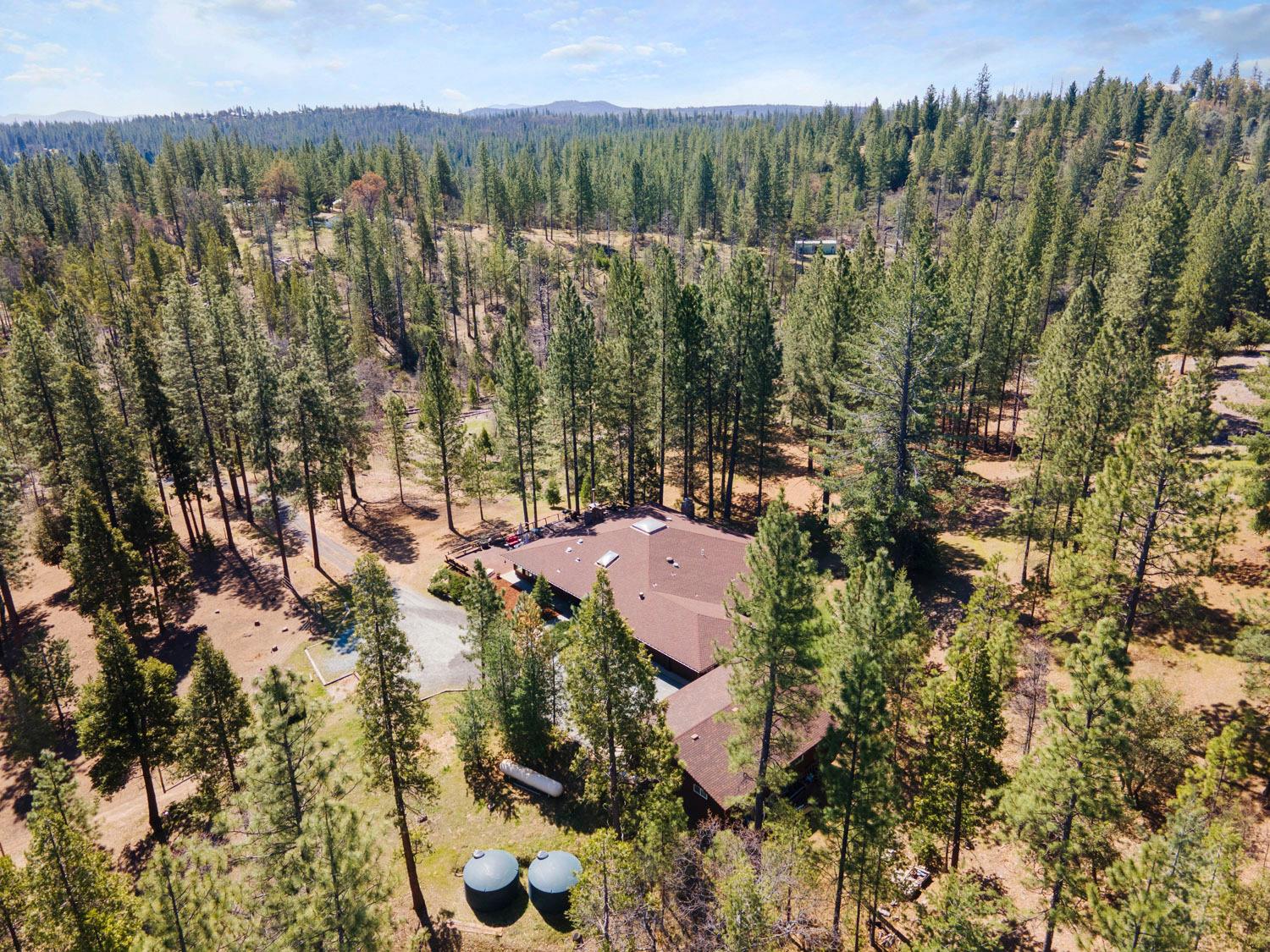 Detail Gallery Image 19 of 92 For 10415 Mcmahon Rd #10415,  Coulterville,  CA 95311 - 3 Beds | 4/1 Baths