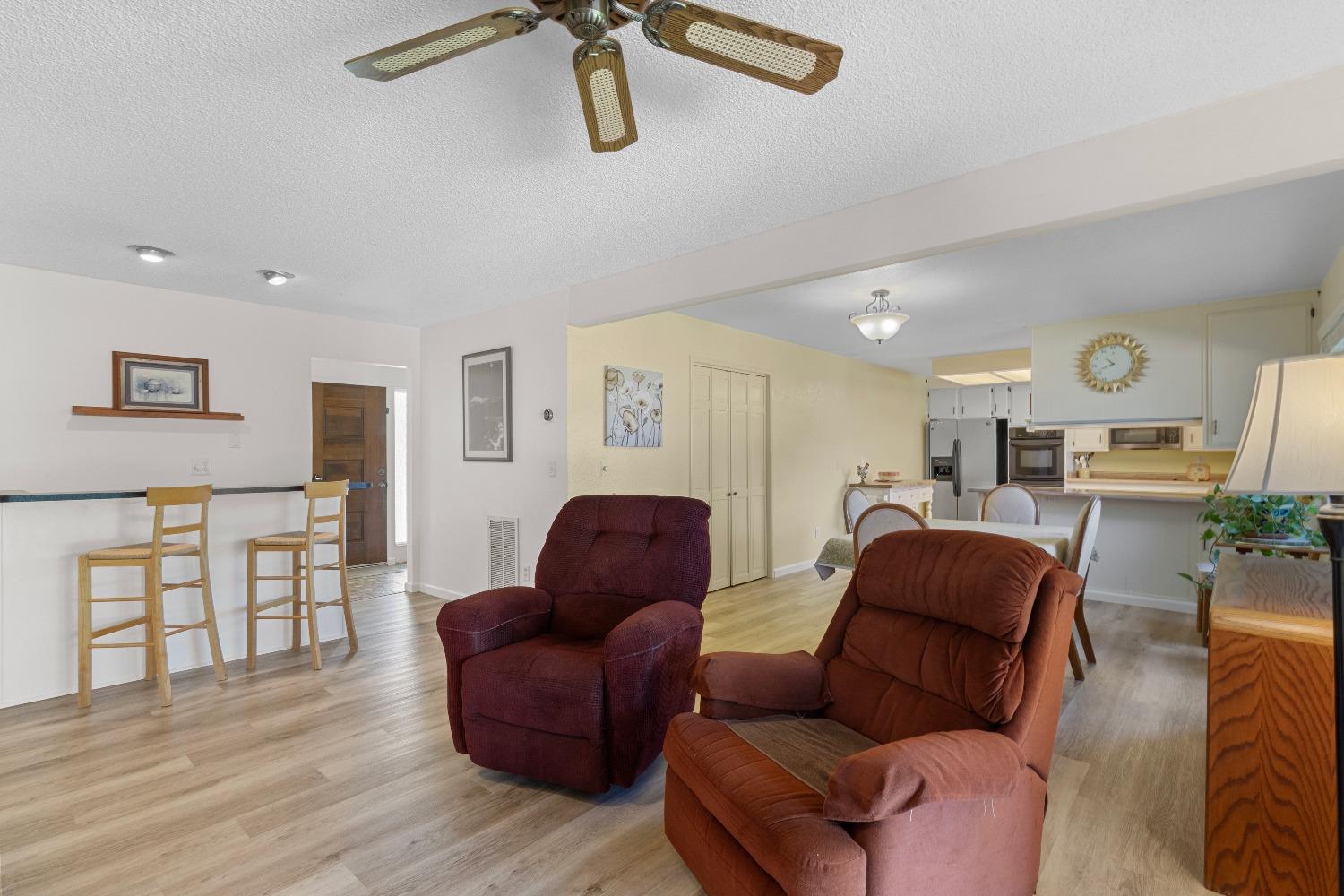 E Caroleigh Way, Yuba City, California image 16