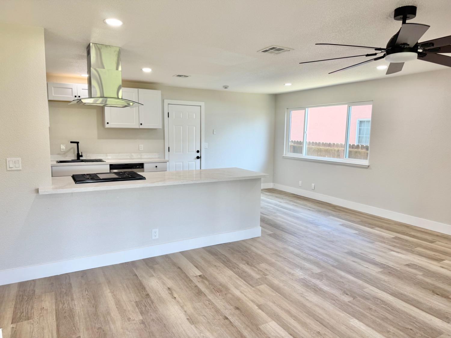 Detail Gallery Image 6 of 15 For 639 Casey St, Angels Camp,  CA 95222 - 3 Beds | 2 Baths