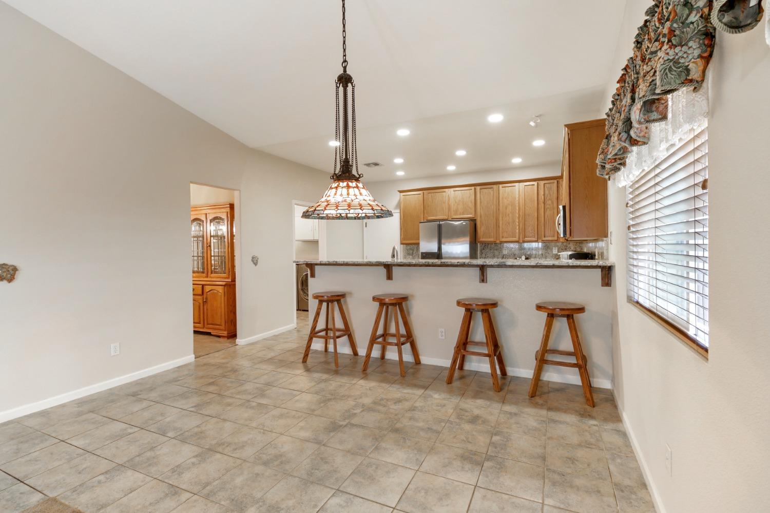 Detail Gallery Image 31 of 62 For 9329 Mainline Dr, Elk Grove,  CA 95624 - 4 Beds | 2 Baths