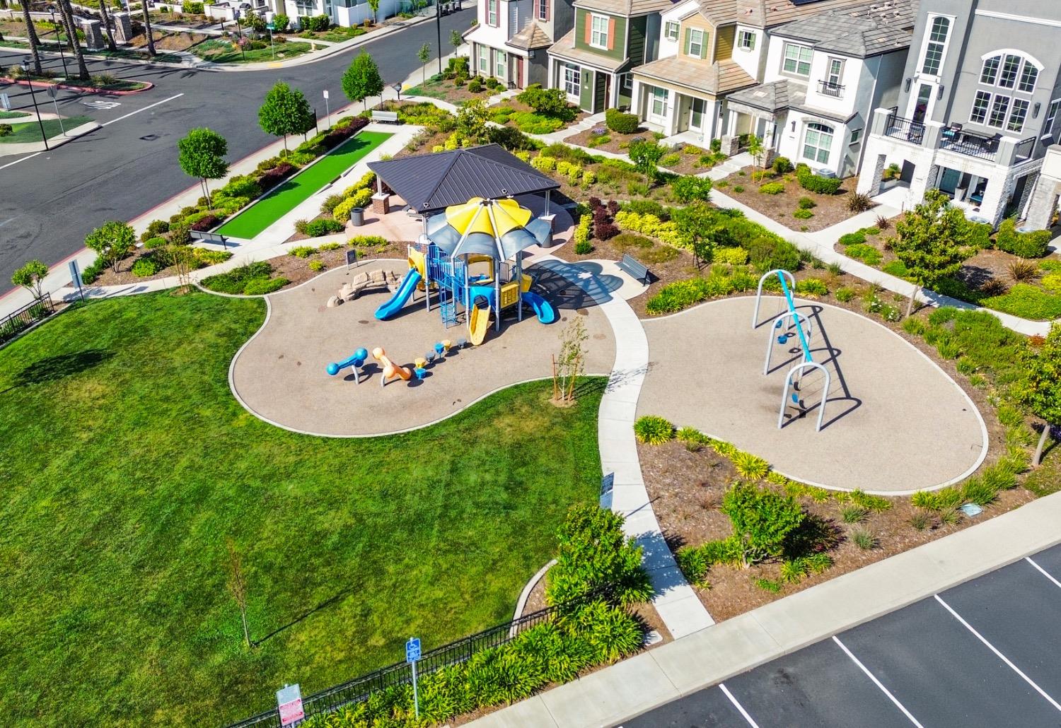 Chickadee Court, West Sacramento, California image 31