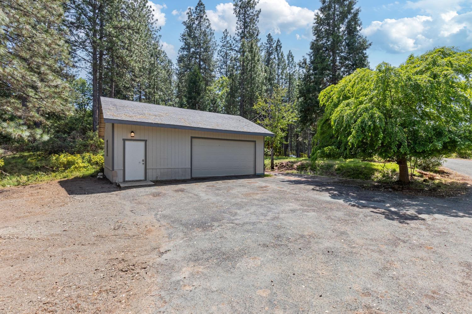 River Ranch Road, Grass Valley, California image 5