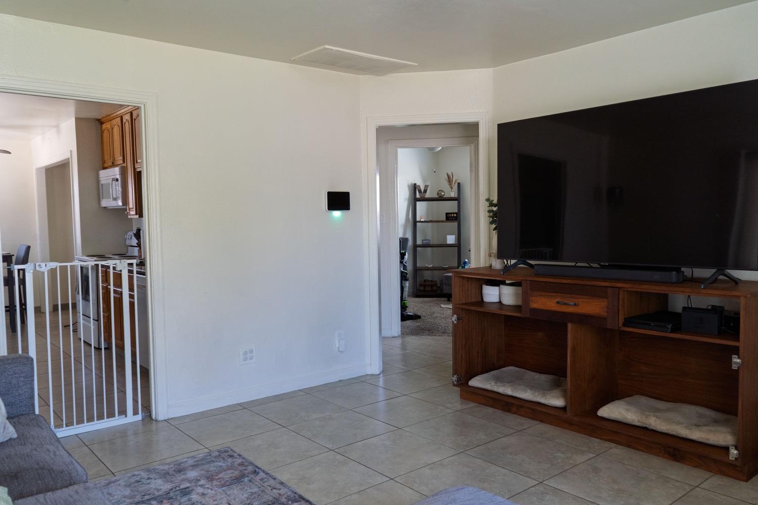 Idalou Avenue, Modesto, California image 12