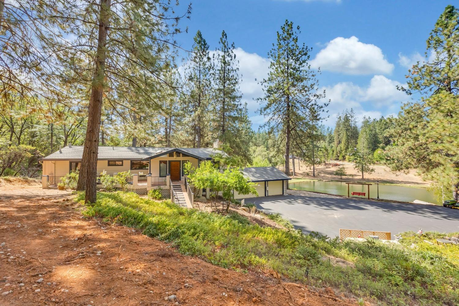 Detail Gallery Image 2 of 79 For 15135 Orchard Springs Rd, Grass Valley,  CA 95945 - 4 Beds | 4/1 Baths