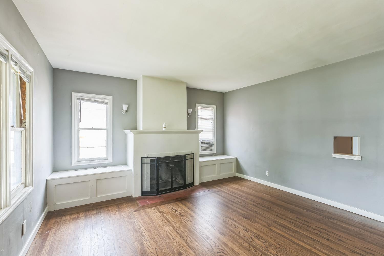 Detail Gallery Image 5 of 26 For 3809 San Carlos Way, Sacramento,  CA 95820 - 2 Beds | 1 Baths