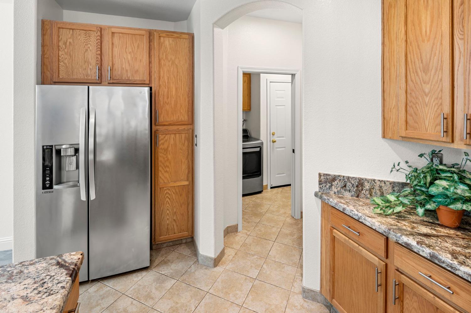 Photo #6: 225052322 Listing: Photo #6