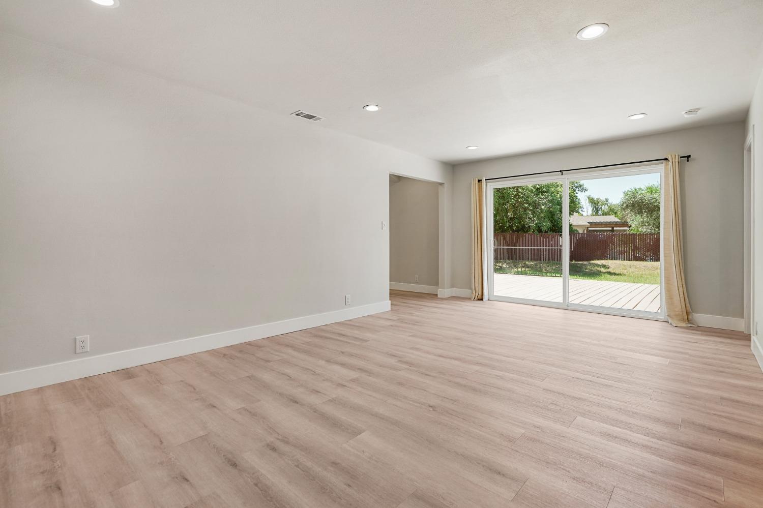 Rothesay Place, Stockton, California image 7