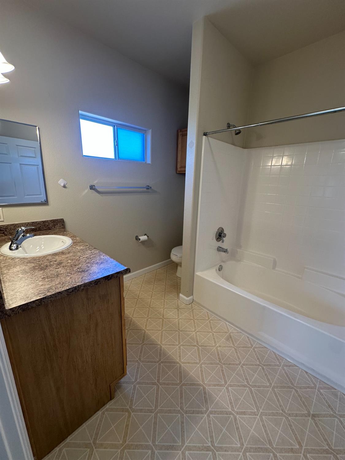 Photo #18: 225055530 Listing: Photo #18