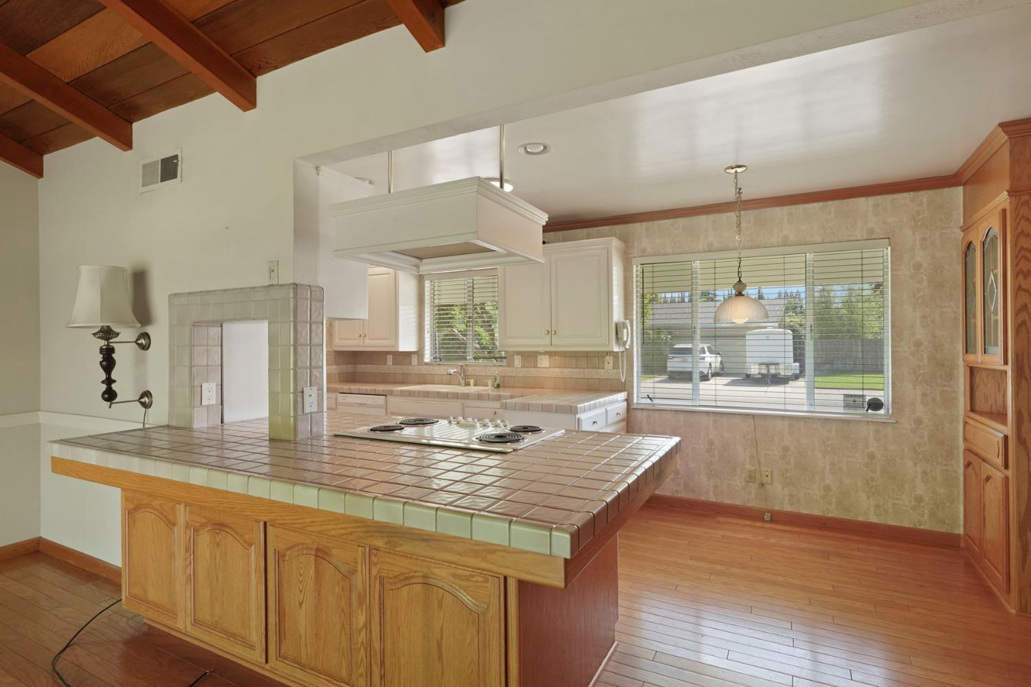 Detail Gallery Image 11 of 40 For 1101 Lakehome Dr, Lodi,  CA 95242 - 3 Beds | 2/1 Baths
