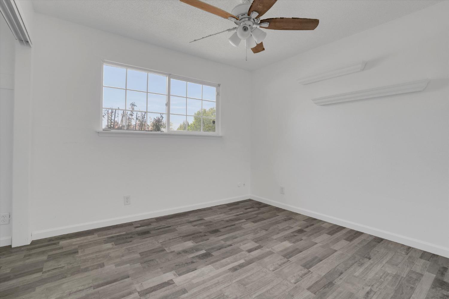 Detail Gallery Image 20 of 28 For 302 Sepulveda Dr, Stockton,  CA 95210 - 3 Beds | 3 Baths