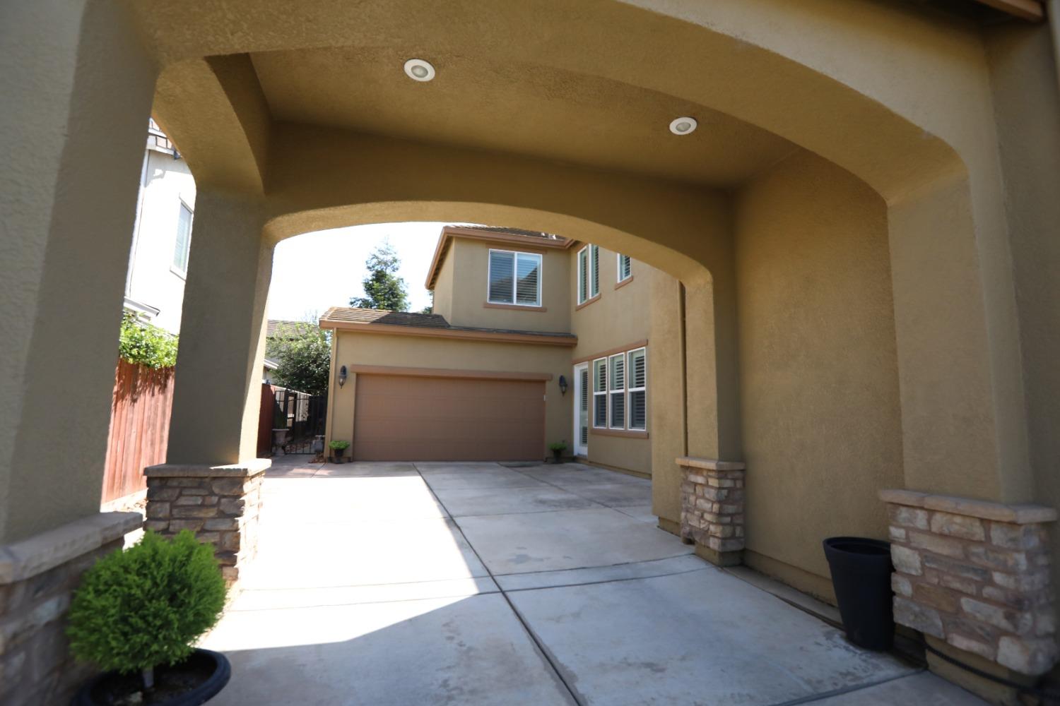 Katzakian Way, Lodi, California image 6