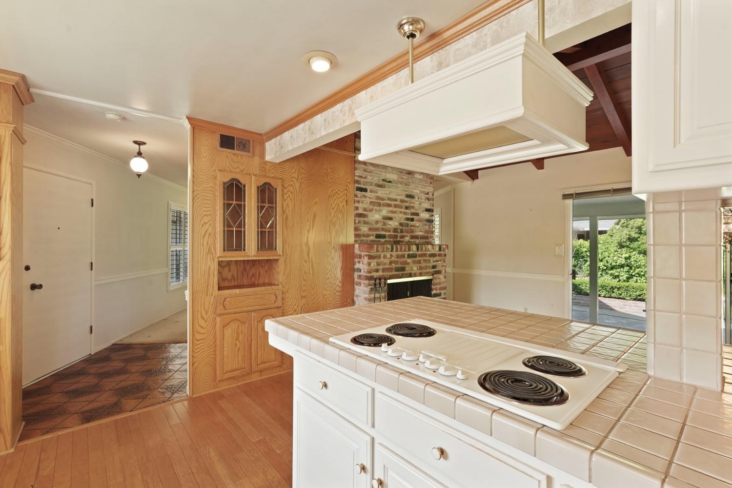 Detail Gallery Image 8 of 40 For 1101 Lakehome Dr, Lodi,  CA 95242 - 3 Beds | 2/1 Baths