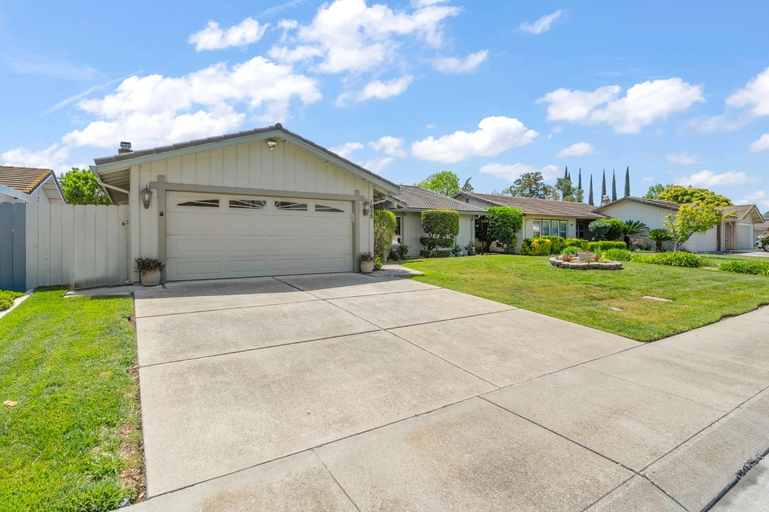 Goldenoak Way, Stockton, California image 41