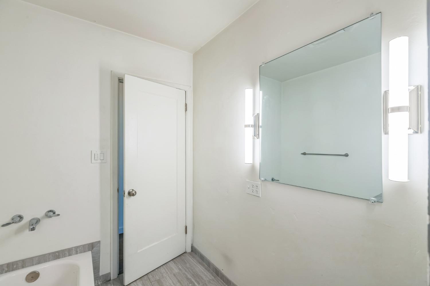 Detail Gallery Image 20 of 26 For 3809 San Carlos Way, Sacramento,  CA 95820 - 2 Beds | 1 Baths